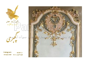 گچبری سقف ساده و شیک گچبری کلاسیک روی دیوار پذیرایی لوکس