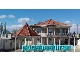 سقف و شیروانی و تاب و باربیکیو و میز و صندلی کافه ای و باغی و کافه بار و الاچیق