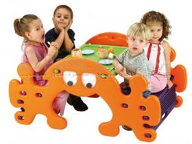 میز و نیمکت و الاکلنگ 4 نفره - محصولات مهد کودک