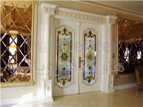 شیشه تزیینی و دکوراتیو تیفانی ( استیندگلس ) برای درب ورودی چوبی و شیشه خور لوکس در پروژه فرمانیه ، برج رویال رزیدنس  Royal Residence