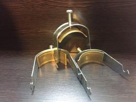 بست چنگالی لوله برق فلزی (Fork clamps)