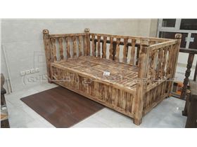 تخت چوبی باغی