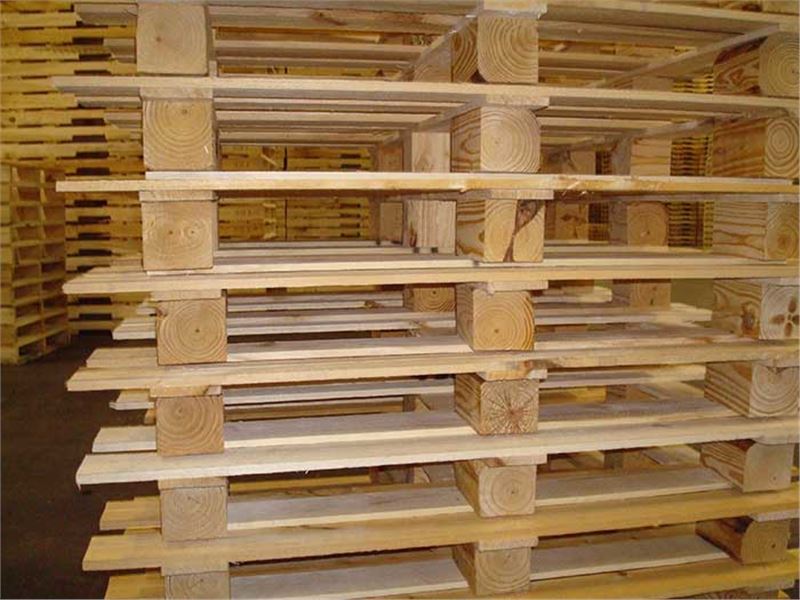 صنایع چوب هگمتانه تولید کننده انواع پالت چوبی