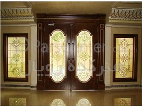 شیشه های تزئینی تیفانی و درب چوبی ورودی لابی ، پروژه چیذر