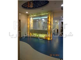 آبنمای شیشه ای پارتیشنی واقع در لابی مرکز جراحی دی کد GF21